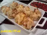 Tarif Yilbaşi sofrasi -dereotlu kirmizibi̇ber salatasi ve kiymali kese börek