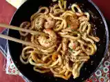 Tarif Baharatlı yer fıstığı soslu karidesli udon eriştesi