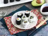 Tarif Somon füme ve avokadolu makis