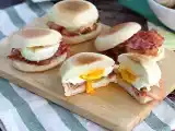 Tarif Yumurtalı ve pastırmalı i̇ngiliz muffinleri