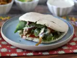 Tarif Hava fritözünde pişirilmiş tavuk şavurma, pide ve tahin sosu