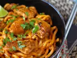 Tarif Tayland usulü kremalı köri soslu tavuklu udon