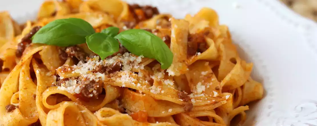 Bolonez soslu makarna - tagliatelle al ragù alla bolognese