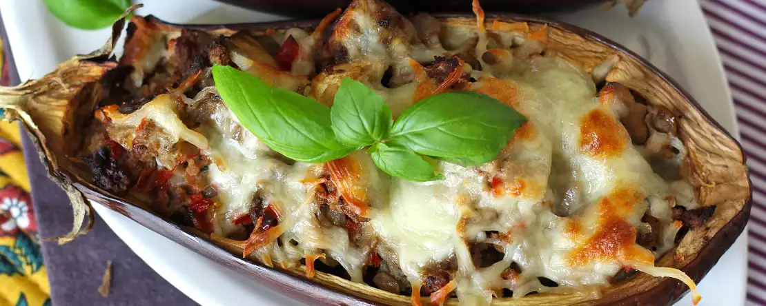 Mozzarella au gratin ile patlıcan dolması