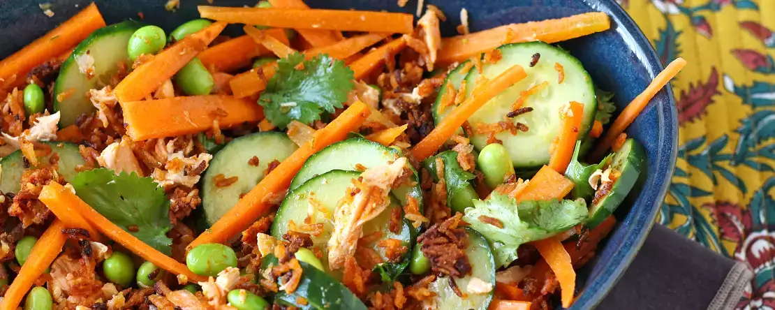 Çıtır, baharatlı somonlu çıtır pirinç salatası!