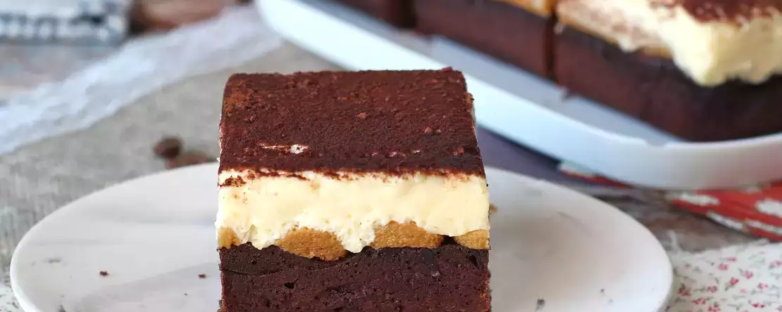 Brownie ve tiramisu sevenler, sizin için mükemmel bir pastamız var!