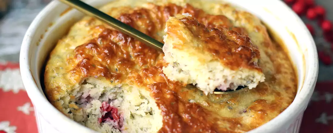 Süper basit kırmızı meyveli protein keki