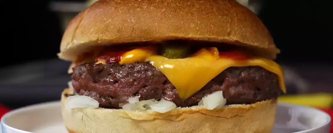 Cheeseburger, herkesin sevdiği meşhur burger!