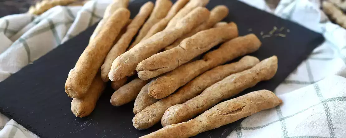 Ev yapımı otlu gressinler: yapımı kolay ve süper çıtır!