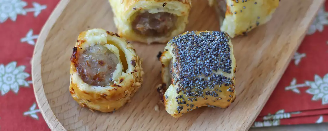 Hava fritözünde sosisli ve peynirli rustici
