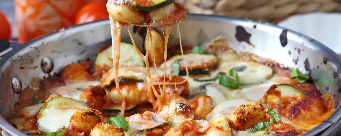 Kabaklı, gnocchi ve mozzarella peynirli graten için hızlı tarif