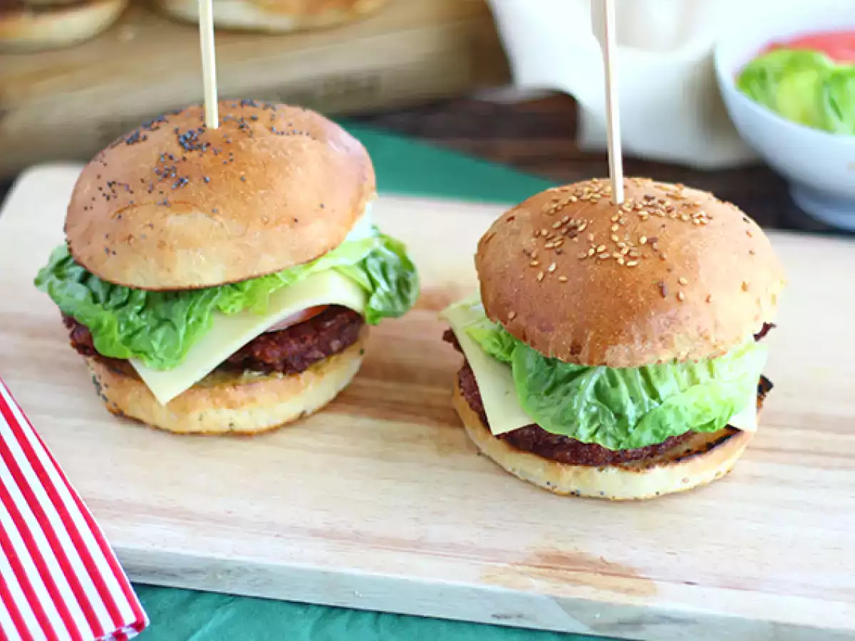 Tarif Kırmızı fasulyeli vejetaryen burger