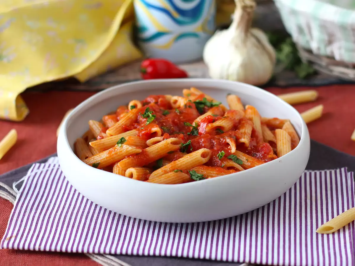 Tarif Penne all'arrabbiata: kalpleri ısıtan bir i̇talyan klasiği!