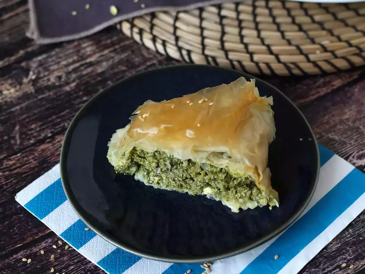 Tarif Spanakopita, ıspanaklı ve beyaz peynirli süper kolay yunan böreği
