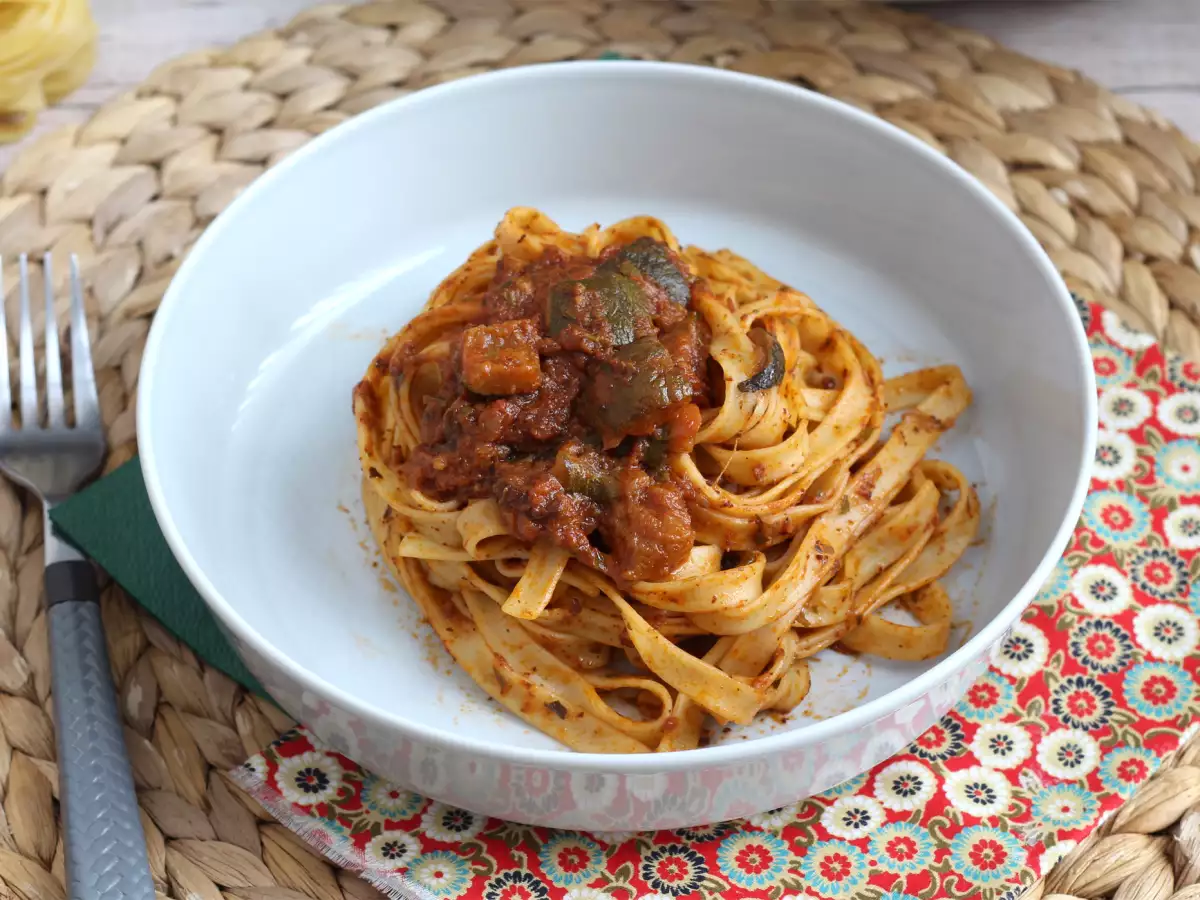 Tarif Kabaklı ragù soslu tagliatelle: herkesin seveceği vejetaryen bir makarna