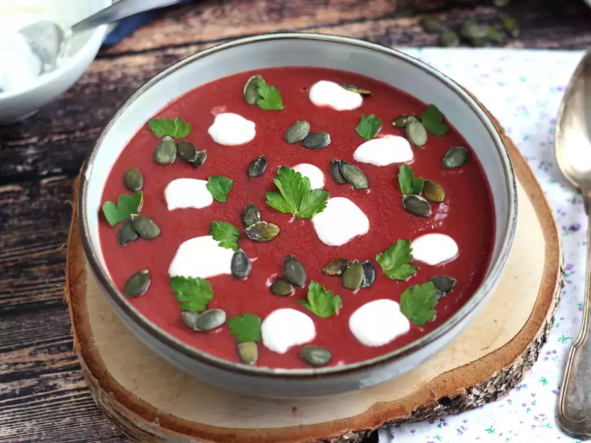 Tarif Kolay ve renkli pancar çorbası