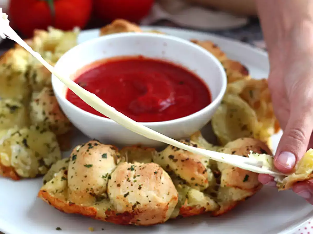 Tarif Mozzarella dolgulu pizza tacı