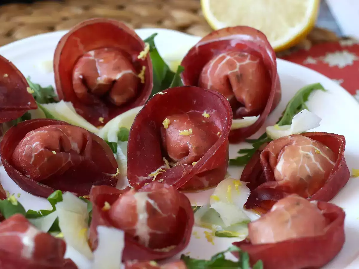 Tarif Roka ve ricotta peyniri ile doldurulmuş tortelloni di bresaola: lezzetli ve 10 dakikada hazır!