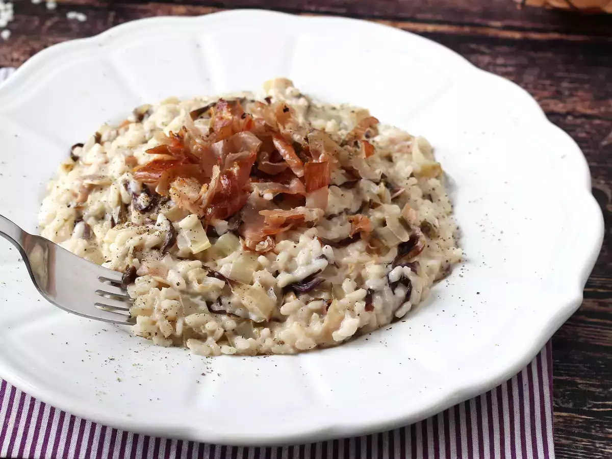 Tarif Kremalı ve lezzetli radika, pastırma ve philadelphia risotto