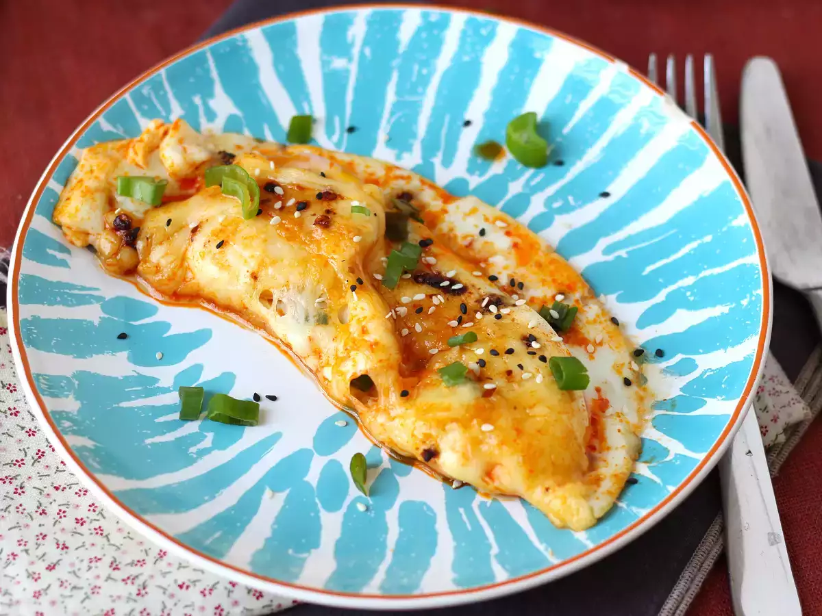 Tarif Ballı ve mozzarellalı kızarmış yumurta, tatlı, tuzlu ve baharatlı ekspres kahvaltı!