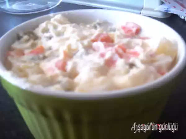 Tarif Prati̇k rus salatasi ve lati̇n danslari