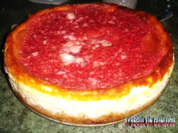 Tarif Seda'nin doğum günü ve çi̇lekli̇ cheesecake
