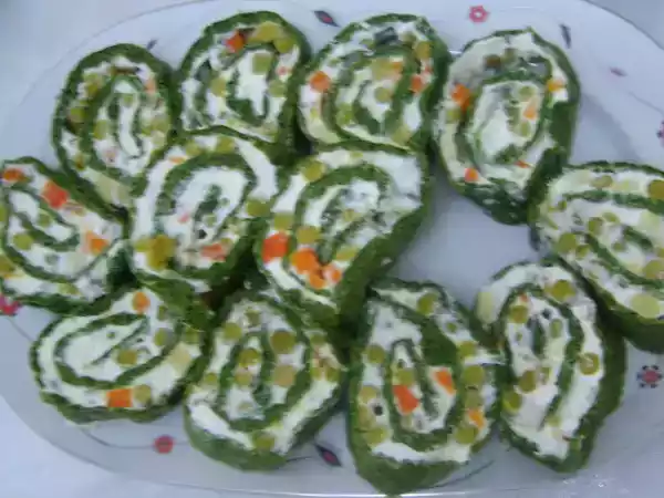 Tarif Ispanaklı rulo salata