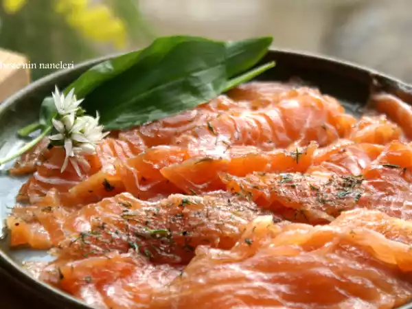 Tarif Ilkbahar'da cherbourg pazari ve sumakli gravlax yapimi