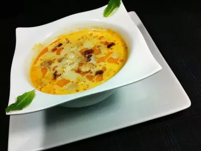 Tarif Közlenmiş sarımsak çorbası (soupe à l'ail rôti)