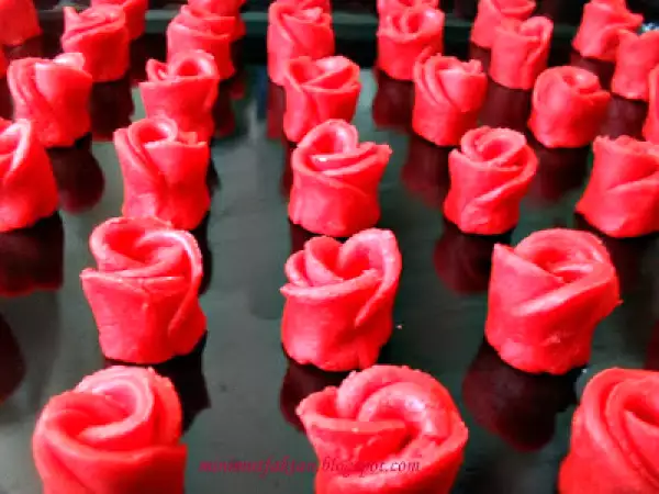 Tarif Kırmızı gül tatlısı