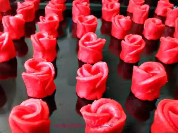 Tarif Kırmızı gül tatlısı