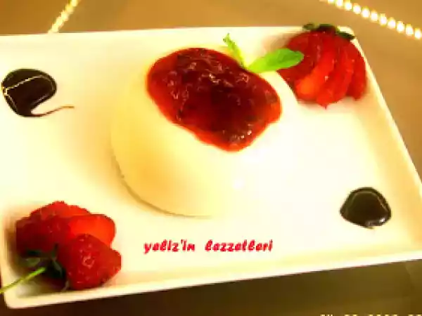 Tarif Böğürtlen soslu damla sakizli muhallebi̇