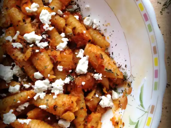 Tarif Arrabbiata soslu makarna ve kısa bir ara