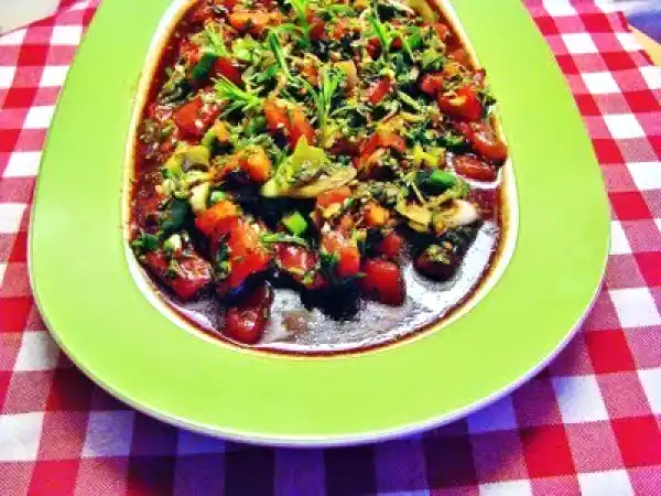 Tarif Zahter salatası