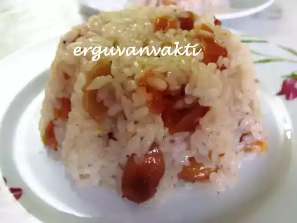 Tarif Kayisili bademli̇ pi̇lav