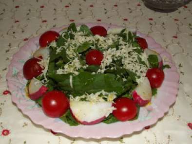 Tarif Parmesanlı roka salatası ve baharat soslu çipura