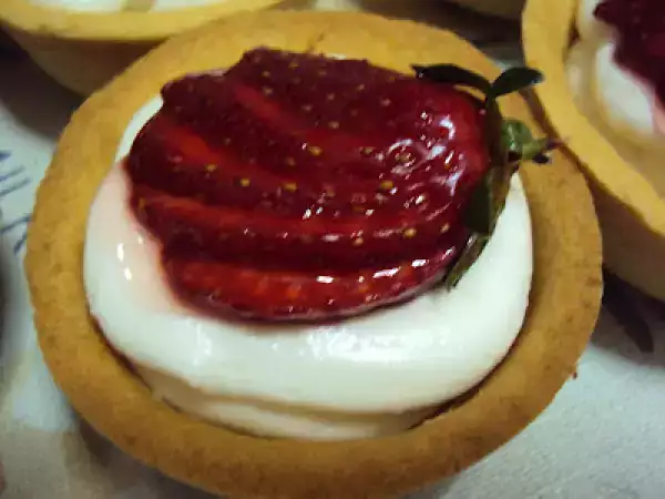 Tarif ♥ çilekli minik tartlar ♥