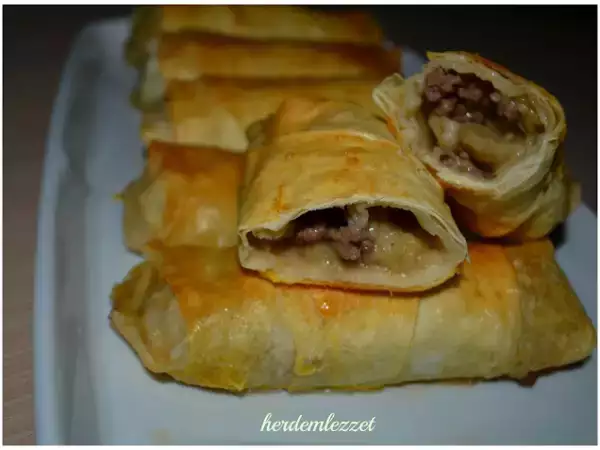 Tarif Beğendi̇li̇ kiymali börek