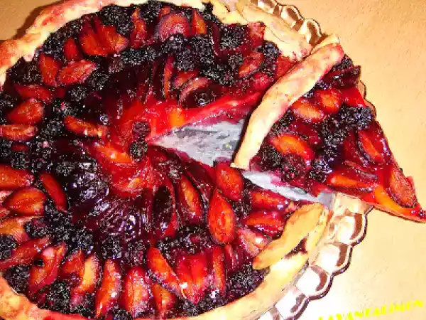 Tarif Erikli-böğürtlenli tart
