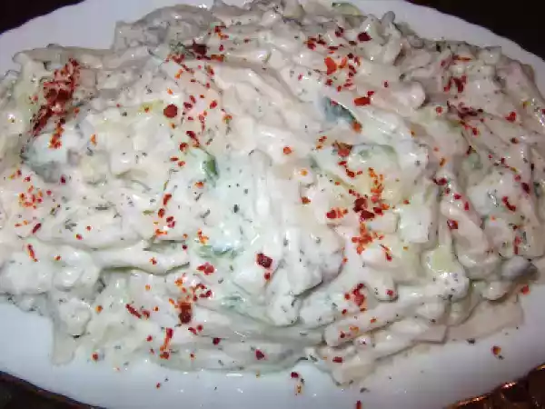 Tarif Erişte salatası