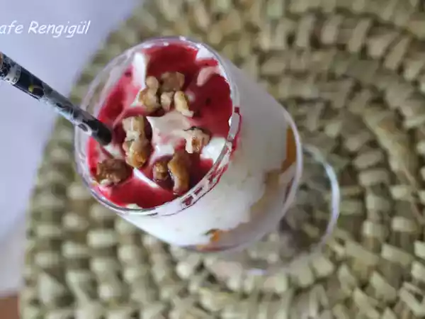 Tarif Kadehte kremali şeftali̇