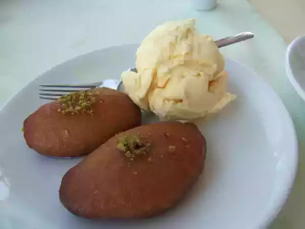 Tarif Dondurma eşliğinde şekerpare tatlısı ve bayraminiz mübarek olsun