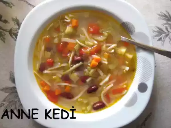 Tarif Minestrone çorbası / sebzeli i̇talyan çorbası