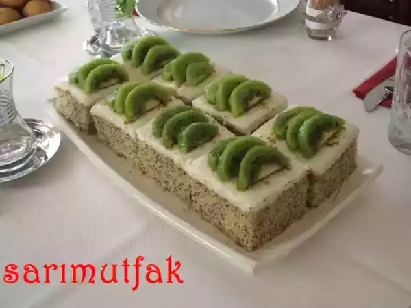 Tarif Çay saati̇ masam ve haşhaşli meyveli̇ tatli
