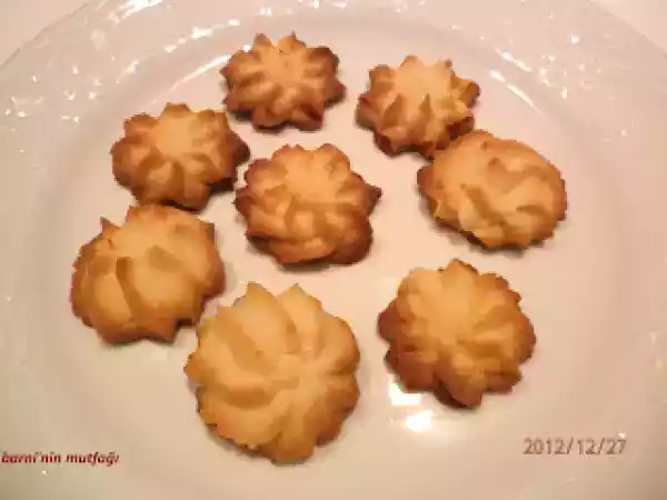 Tarif Portakallı yıldız kurabiyeler