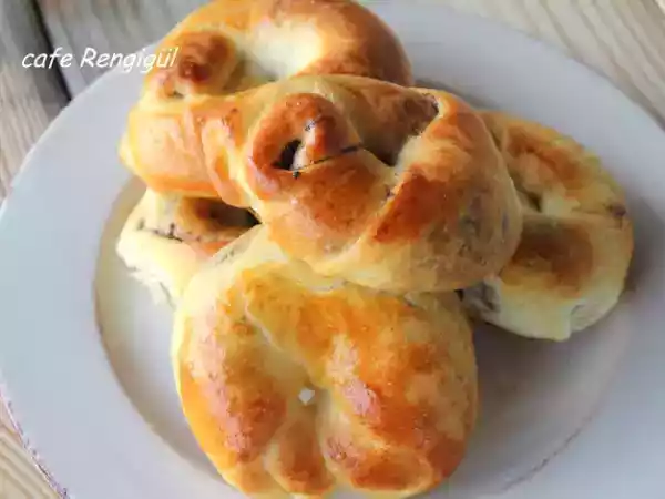 Tarif Zeyti̇n ezmeli̇ poğaça