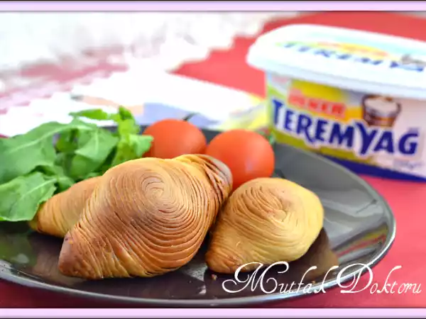 Tarif Ödüllü meki̇k börek