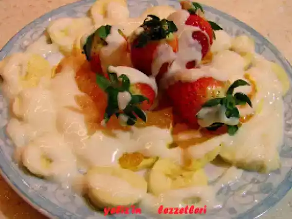 Tarif Peyni̇r kremali meyveler