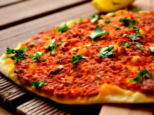 Tarif Lahmacun tari̇fi̇