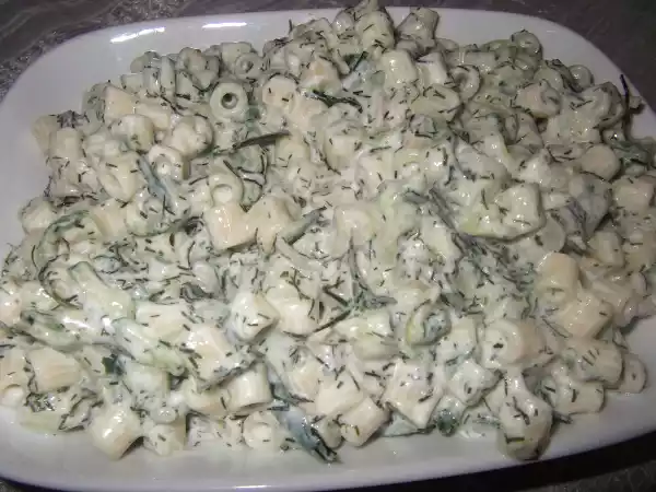 Tarif Salatalıklı dereotlu makarna salatası